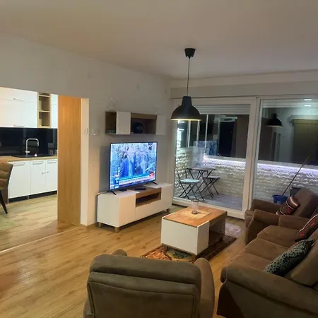 Apartment Deluxe *
